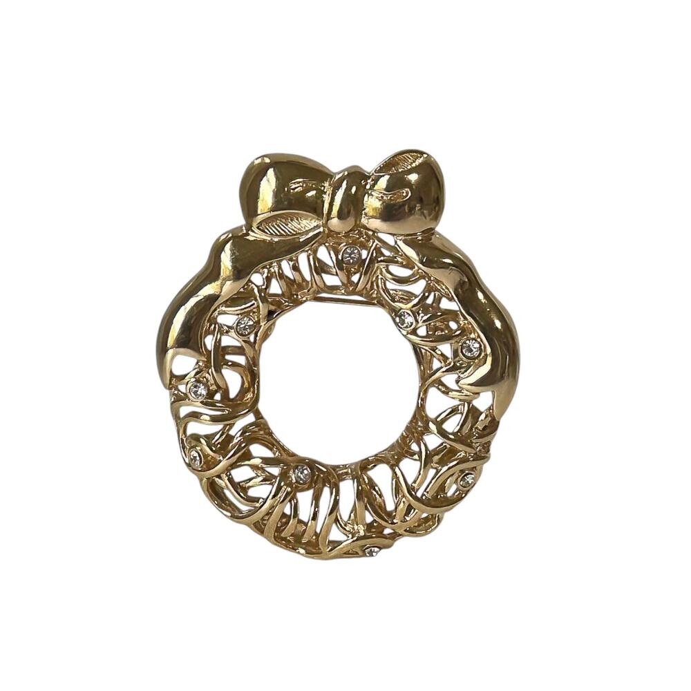 1990s Monet Gold Plate White Rhinestones Christmas Holiday Wreath Pin Brooch